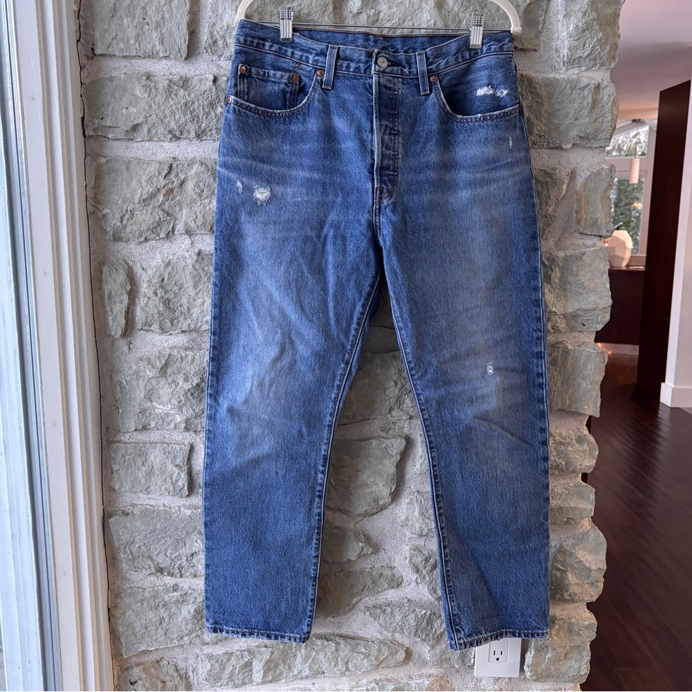 Levi's High Rise Blue Distressed Jeans